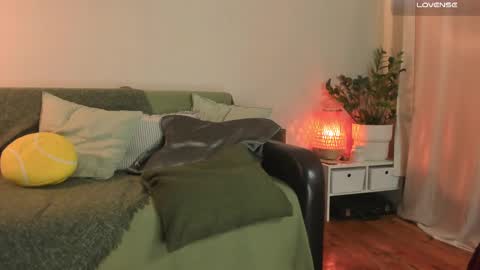  cassandra  online show from March 12, 2025, 10:07 pm