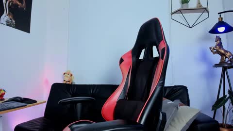 Matheo Brown online show from February 26, 2025, 2:57 pm