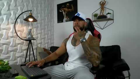 Snapshot of casticatheking chatting on May 18, 2026, 5:19 pm Matheo Brown online show from May 18, 2026, 5:19 pm