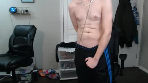 Snapshot of casuallycorrupt chatting on October 28, 2025, 12:14 am casuallycorrupt online show from October 28, 2025, 12:14 am