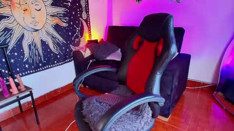 Snapshot of cat__moon__ chatting on June 17, 2026, 10:10 pm Karol online show from June 17, 2026, 10:10 pm