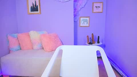 Snapshot of cat_nasty chatting on October 28, 2025, 8:44 pm cat_nasty online show from October 28, 2025, 8:44 pm