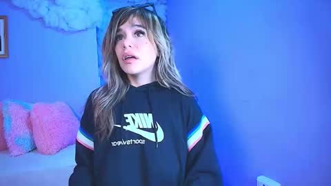 Snapshot of cat_nasty chatting on November 5, 2025, 9:59 pm cat_nasty online show from November 5, 2025, 9:59 pm