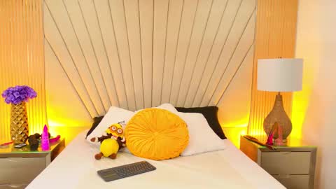 Dani   online show from October 21, 2025, 7:58 pm