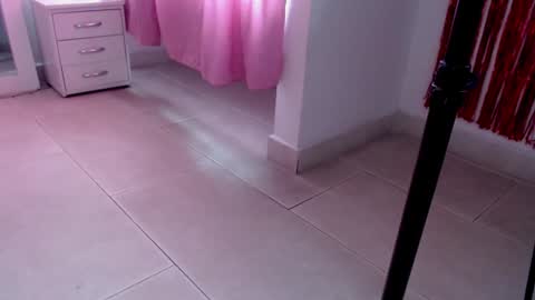 Snapshot of catalaia_stomm chatting on January 11, 2025, 12:50 pm catalaia_stomm online show from January 11, 2025, 12:50 pm