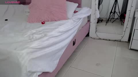 Snapshot of catalaia_stomm chatting on February 7, 2025, 4:14 pm catalaia_stomm online show from February 7, 2025, 4:14 pm