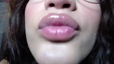 Snapshot of catalaia_stomm chatting on November 4, 2025, 1:21 pm catalaia_stomm online show from November 4, 2025, 1:21 pm