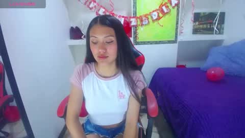 Snapshot of catalehia_milk chatting on February 17, 2025, 8:15 pm C A T A L E H I A online show from February 17, 2025, 8:15 pm