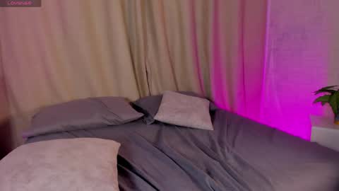 catalella_rouse online show from April 24, 2026, 9:39 pm