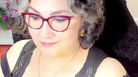 Snapshot of cataleya_mom_ chatting on November 16, 2025, 2:17 am cataleya online show from November 16, 2025, 2:17 am