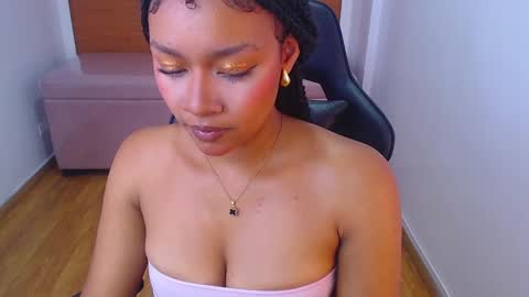 catalina25_t online show from March 7, 2025, 11:51 am