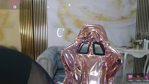 Snapshot of catalina5_s chatting on November 24, 2025, 1:22 pm Catalina online show from November 24, 2025, 1:22 pm