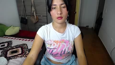 Snapshot of catalinahounn chatting on February 18, 2025, 3:10 am catalinahounn online show from February 18, 2025, 3:10 am