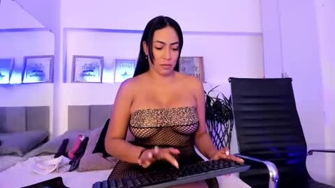 Snapshot of catalinamuss_ chatting on January 20, 2025, 6:10 pm Catalina online show from January 20, 2025, 6:10 pm