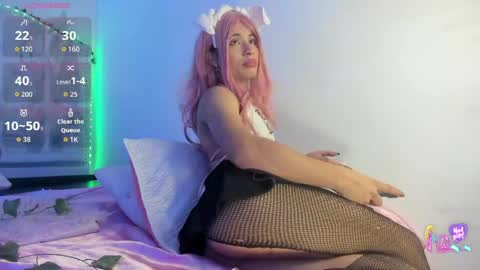 catalinasantanaa  online show from April 17, 2026, 7:39 pm