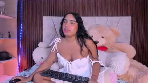 catalleya_f online show from June 11, 2026, 8:07 pm