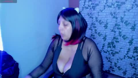 Snapshot of catboobs_ chatting on November 19, 2025, 3:50 am Mia online show from November 19, 2025, 3:50 am