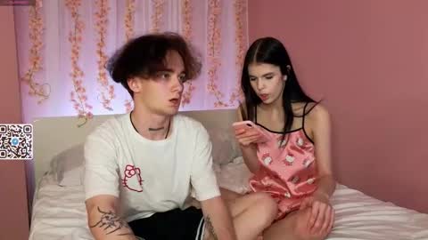 Snapshot of catchustoday chatting on October 19, 2025, 10:32 pm Stacy and Bob online show from October 19, 2025, 10:32 pm