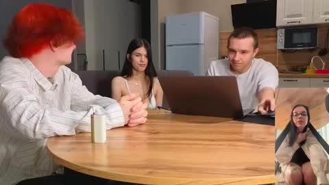 Snapshot of catchustoday chatting on November 5, 2025, 12:43 am Stacy and Bob online show from November 5, 2025, 12:43 am