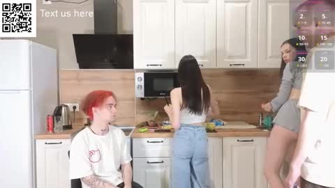 Snapshot of catchustoday chatting on November 12, 2025, 11:58 pm Stacy and Bob online show from November 12, 2025, 11:58 pm