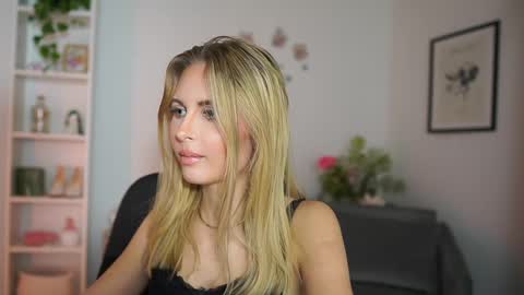 Snapshot of catecrago_ chatting on February 27, 2025, 5:58 pm catecrago online show from February 27, 2025, 5:58 pm