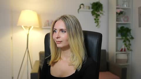 Snapshot of catecrago_ chatting on October 6, 2025, 1:30 pm catecrago online show from October 6, 2025, 1:30 pm