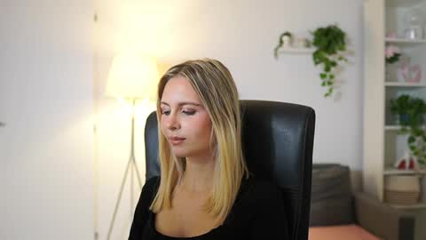 Snapshot of catecrago_ chatting on October 17, 2025, 8:17 am catecrago online show from October 17, 2025, 8:17 am