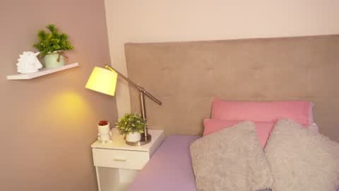 Caterine Zapata  online show from December 14, 2024, 4:09 pm