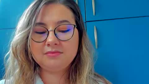 Kat online show from February 5, 2025, 1:33 pm