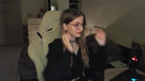 Snapshot of cath_dysphoria_ chatting on October 6, 2025, 8:17 pm CATH online show from October 6, 2025, 8:17 pm