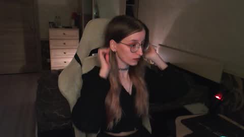 Snapshot of cath_dysphoria_ chatting on November 22, 2025, 4:39 pm CATH online show from November 22, 2025, 4:39 pm