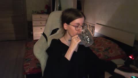 Snapshot of cath_dysphoria_ chatting on December 4, 2025, 3:21 pm CATH online show from December 4, 2025, 3:21 pm