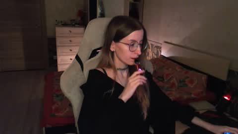 Snapshot of cath_dysphoria_ chatting on December 5, 2025, 7:32 pm CATH online show from December 5, 2025, 7:32 pm