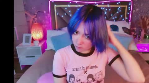 Snapshot of catharinejones chatting on June 10, 2026, 8:35 am KettieHi My name is Katie I love drawing and I can play the guitar. And love dancing online show from June 10, 2026, 8:35 am
