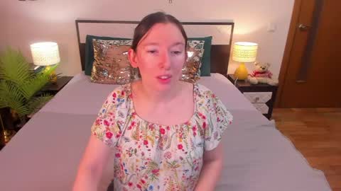 Catrin online show from April 29, 2026, 4:05 am