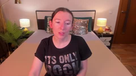 Catrin online show from July 7, 2026, 2:03 am