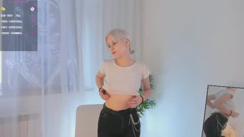 Mia online show from June 15, 2026, 11:12 am