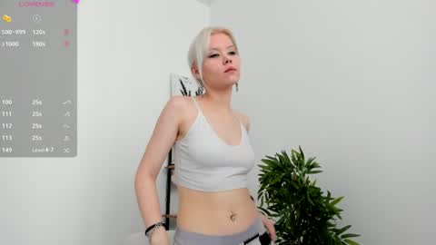 Mia online show from June 21, 2026, 11:02 am