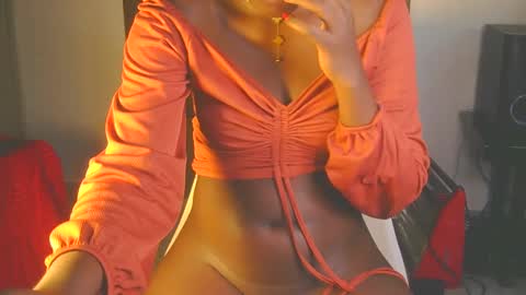 Snapshot of cathynoir chatting on October 6, 2025, 12:30 am catrine online show from October 6, 2025, 12:30 am