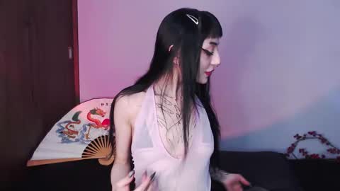 Snapshot of cati_petite chatting on January 11, 2025, 9:04 am Cati help me reach my goal of 100 thumbs up again 3 online show from January 11, 2025, 9:04 am