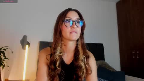 Snapshot of catimore chatting on June 17, 2026, 3:24 pm Catimore online show from June 17, 2026, 3:24 pm