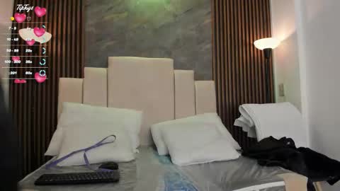 catiusca_reyes_03 online show from February 8, 2026, 1:03 pm