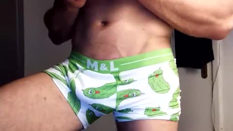 Snapshot of catkot912 chatting on December 17, 2025, 9:10 pm catkot912 online show from December 17, 2025, 9:10 pm