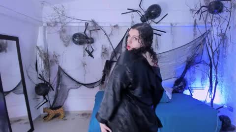 Snapshot of catleya_noire chatting on October 28, 2025, 8:11 pm Catleya online show from October 28, 2025, 8:11 pm