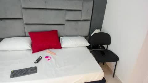 Snapshot of catleyasmith chatting on December 15, 2025, 12:09 pm Catleya online show from December 15, 2025, 12:09 pm