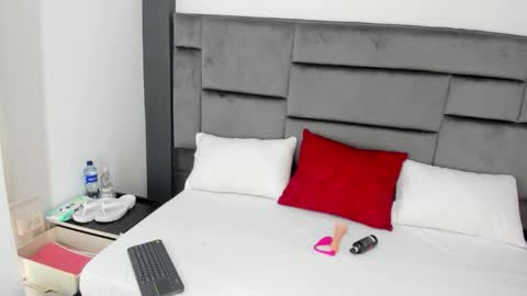 Snapshot of catleyasmith chatting on December 18, 2025, 12:11 pm Catleya online show from December 18, 2025, 12:11 pm