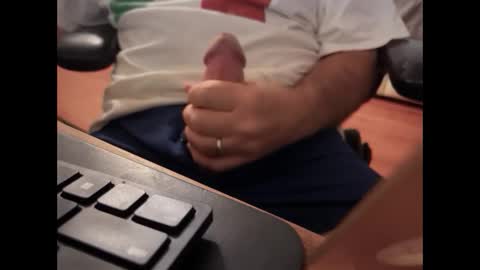 catmandoo21001 online show from September 12, 2025, 2:55 am