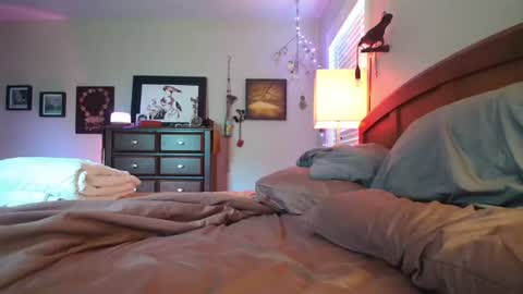 Snapshot of catnips_cabaret chatting on July 28, 2026, 7:39 pm some call me djcatnips some call me CC but i love it when you call me miss catnips online show from July 28, 2026, 7:39 pm