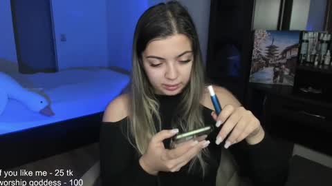 Snapshot of catrinaeuphorina chatting on December 27, 2024, 8:07 pm Catrina or just Cat online show from December 27, 2024, 8:07 pm