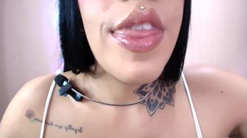 Cattleya online show from December 22, 2025, 3:03 am